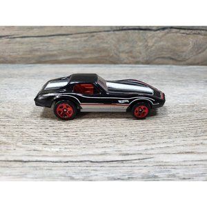 Hot Wheels Mild to Wild black 1976 Corvette Stingray Coupe 1:64 Diecast